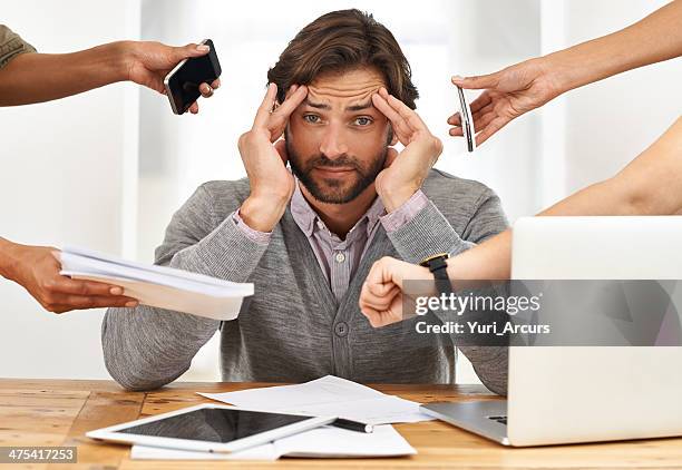 nadie burbuja de a una pastilla de cabeza a la fiesta? - multitareas fotografías e imágenes de stock