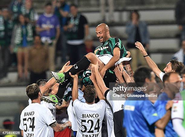 Players sassuolo lead in triumph Paolo Bianco of Sassuolo that played his 524th and last game as a professional after the Serie A match between US...