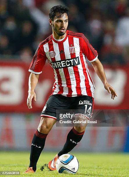 Juan Sanchez Mino of Estudiantes drives the ball during a match between Estudiantes and Colon as part of 14th round of Torneo Primera Division 2015...