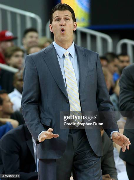 Head coach Steve Alford of the UCLA Bruins gives instructions in the game against the Oregon Ducks at Pauley Pavilion on February 27, 2014 in Los...