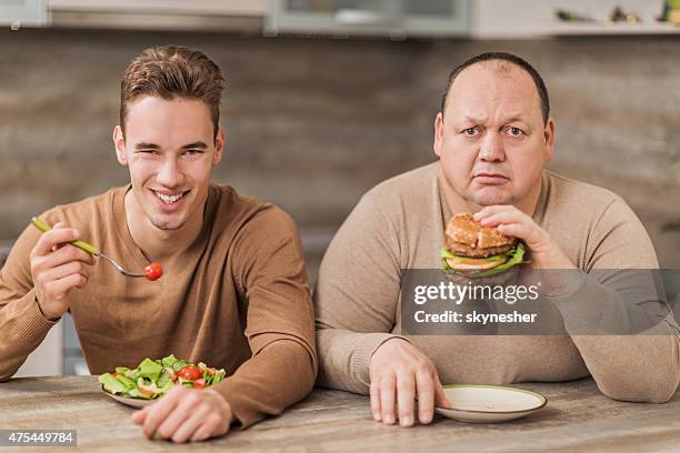 Foto de Salame Italiano Ou Espanhol Chouriço No Garfo e mais fotos de stock  de Alimentação Não-saudável - Alimentação Não-saudável, Alimentos  Defumados, Antepasto - iStock