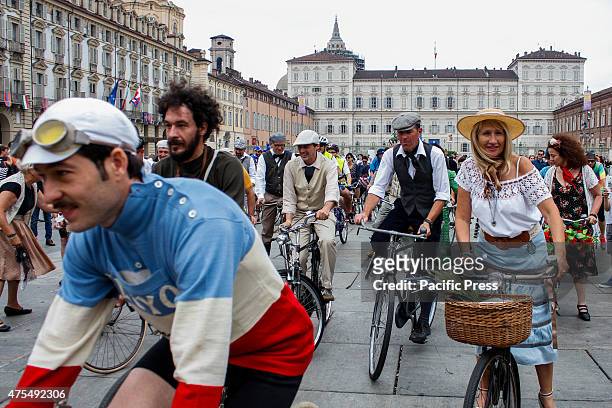 Second edition for the "Harridge Run" the Italian version of Londoner "Tweed Run". Vintage and original outfit, old british style, vintage bikes, for...