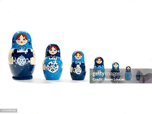 russian dolls - mamushka fotografías e imágenes de stock