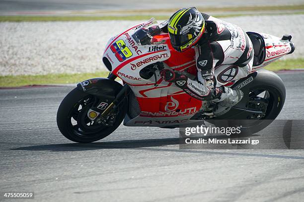 Yonny Hernandez of Colombia and Pramac Racing heads down a straight during the MotoGP Tests in Sepang - Day Three at Sepang Circuit on February 28,...