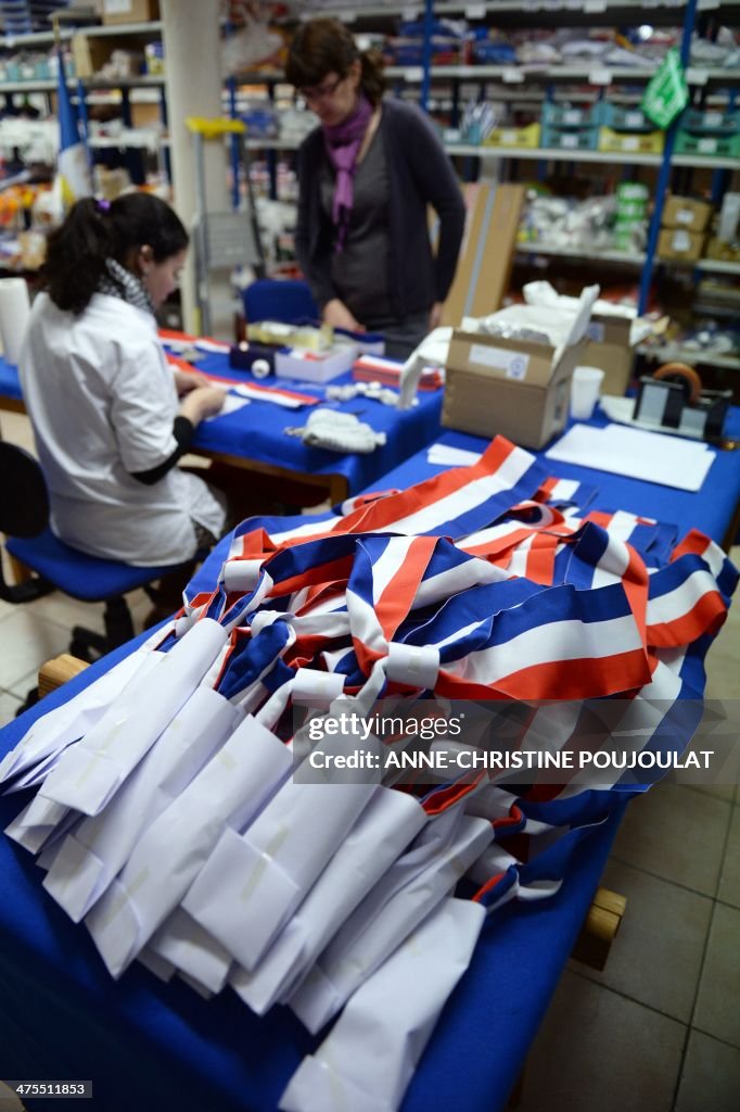 FRANCE2014-VOTE-MAYOR-SCARVES