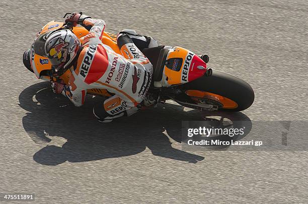 Dani Pedrosa of Spain and Repsol Honda Team rounds the bend during the MotoGP Tests in Sepang - Day Three at Sepang Circuit on February 28, 2014 in...
