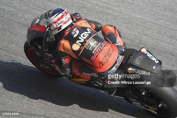 Colin Edwards of USA and NGM Mobile Forward Racing rounds the bend during the MotoGP Tests in Sepang - Day Three at Sepang Circuit on February 28,...