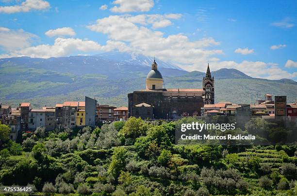 randazzo townscape, sicily - radicella - fotografias e filmes do acervo