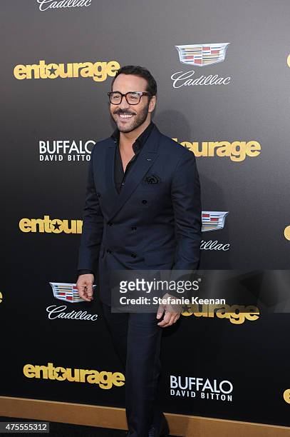 Actor Jeremy Piven attends the premiere of ENTOURAGE, sponsored by Buffalo David Bitton, at the Regency Village Theatre on June 1, 2015 in Westwood,...