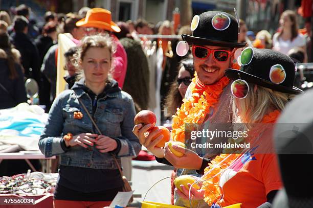 koningsdag in haarlem - koningsdag stockfoto's en -beelden