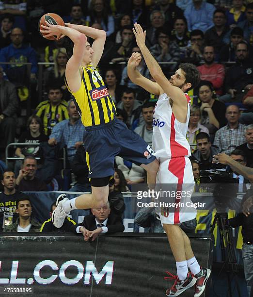 Emir Preldzic, #55 of Fenerbahce Ulker Istanbul competes with Stratos Perperoglou, #8 of Olympiacos Piraeus in action during the 2013-2014 Turkish...