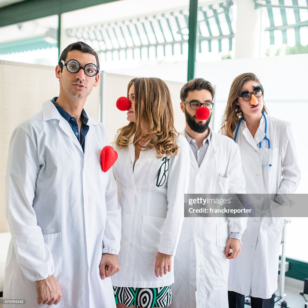 Engraçado médicos no hospital