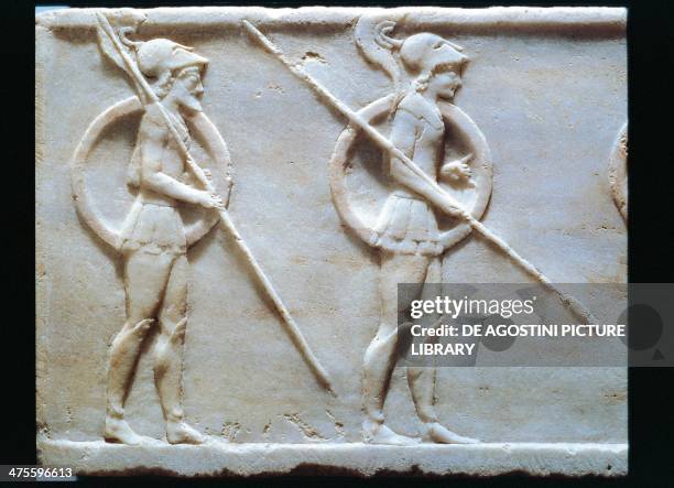 Attic relief with two hoplites, 490 BC. Greek civilisation, 5th century BC. Athens, Ethnikó Arheologikó Moussío