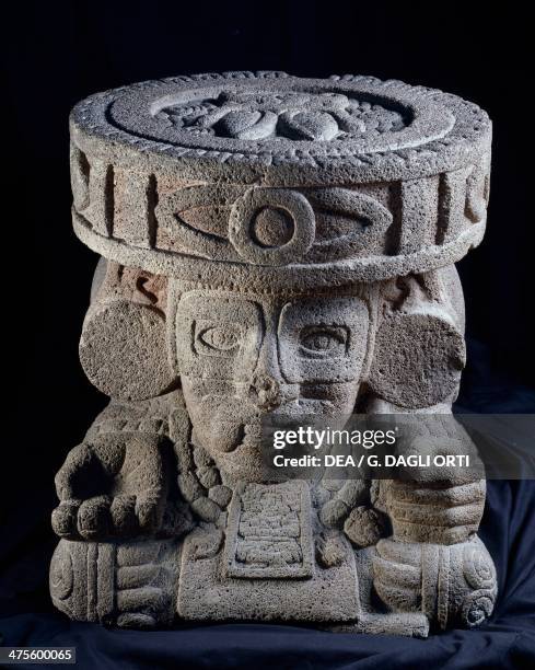 Aztec Column Statue Stone Statue Of The Aztecs Photos and Premium High Res Pictures - Getty ...