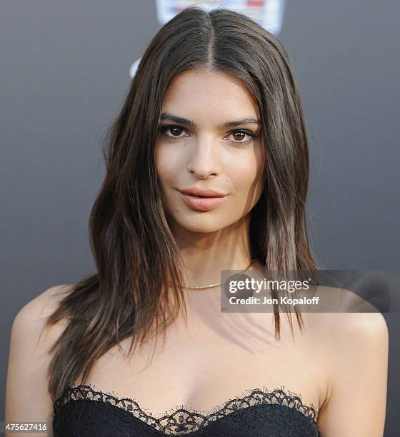 Emily Ratajkowski arrives at the Los Angeles Premiere "Entourage" at Regency Village Theatre on June 1, 2015 in Westwood, California.