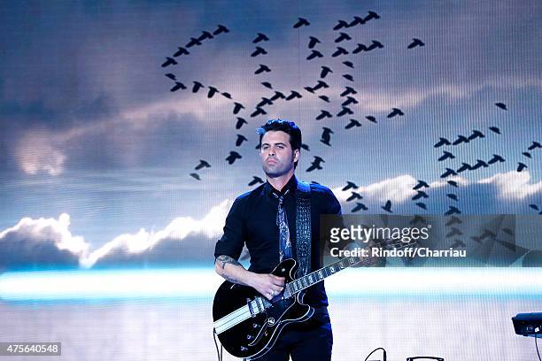 Singer-songwriter Manu Lanvin performs during the 'Vivement Dimanche' French TV Show at Pavillon Gabriel on June 2, 2015 in Paris, France.