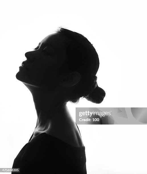 girl silhouette - artista imagens e fotografias de stock