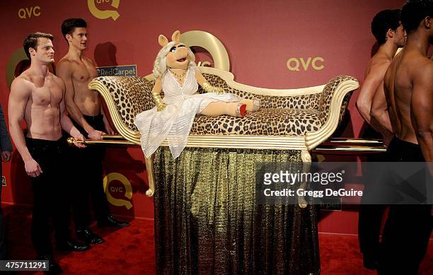 Miss Piggy arrives at the QVC 5th Annual Red Carpet Style event at The Four Seasons Hotel on February 28, 2014 in Beverly Hills, California.