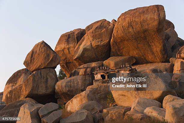 hemakuta hill, temple among giant rocks - humpi stock pictures, royalty-free photos & images