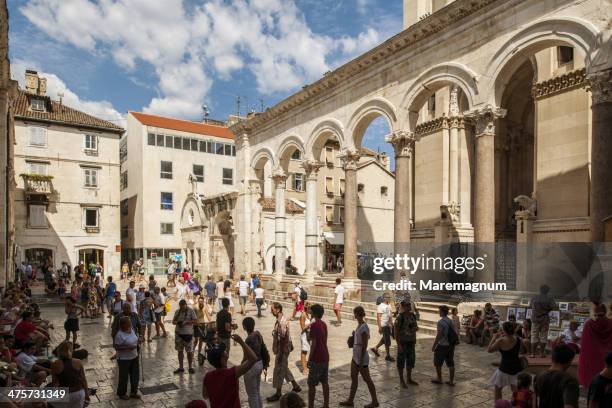 the peristyle of the diocletian's palace - split croatia ストックフォトと画像