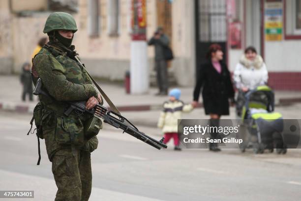Machine Gun Walk Heavy Machine Gun Photos and Premium High Res Pictures - Getty Images