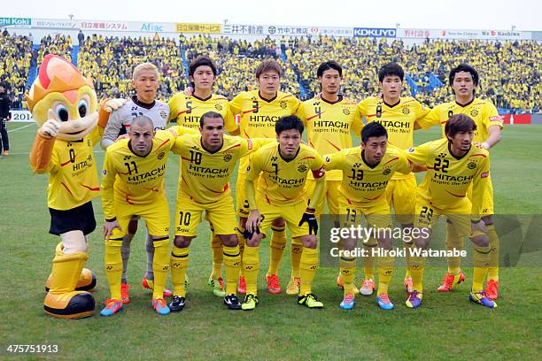 Kashiwa Reysol players line up for the team photos prior to the J. League match between Kashiwa Reysol and FC Tokyo at Hitachi Kashiwa Soccer Stadium...