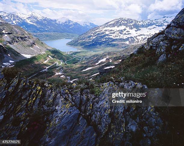 montespluga, splügenpass - miloniro fotografías e imágenes de stock