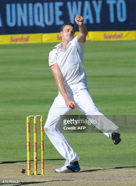 Morne Morkel of South Africa bowls on day 1 of the third Test match between South Africa and Australia at Newlands in Cape Town on March 1, 2014. AFP...