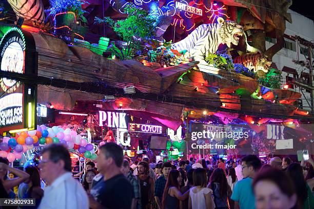 bangla road - provincia-di-phuket foto e immagini stock