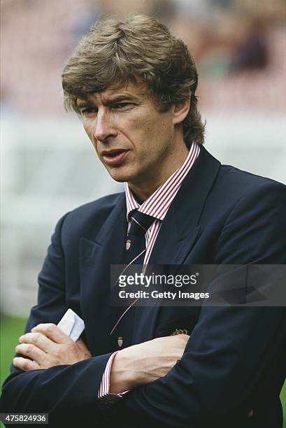 Monaco coach Arsene Wenger looks on before the 1991 French Cup Final between Marseille and AS Monaco at Parc de Princes on June 8, 1991 in Paris,...