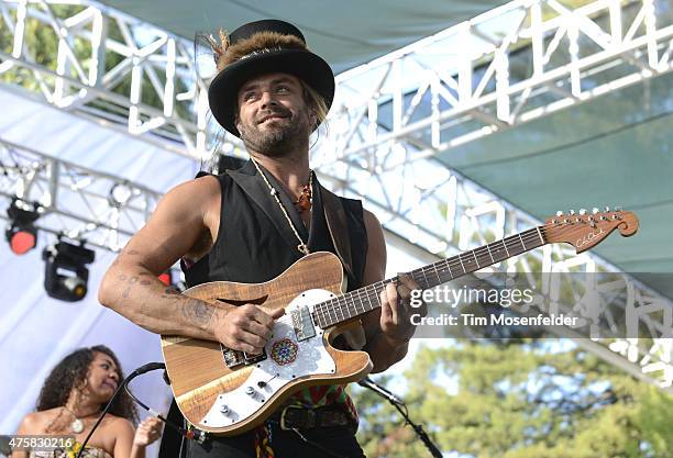 Xavier Rudd Hat 46 Xavier Rudd And The United Nations Stock Photos, High-Res Pictures ...
