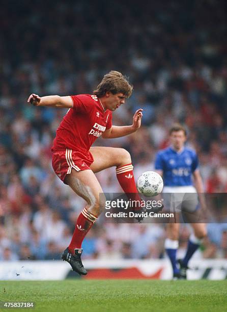 Liverpool player Jan Molby in action during a Mersyside derby at Anfield on April 25, 1987 in Liverpool, England.