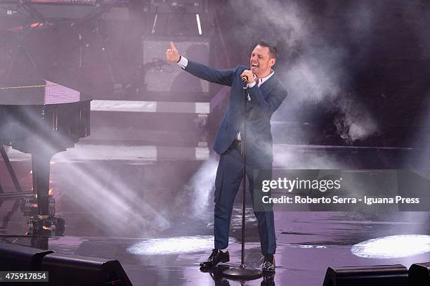 Italian pop singer Tiziano Ferro performs at the 2015 Wind Music Awards at Arena di Verona on June 4, 2015 in Verona, Italy.