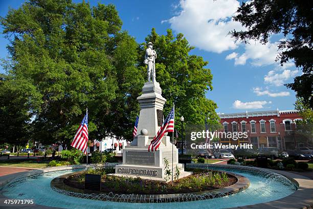 bentonville arkansas square - bentonville ar ストックフォトと画像