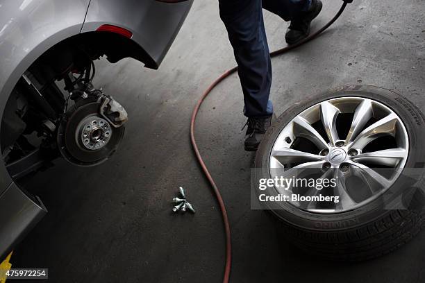 990 Car Tire Rotation Stock Photos, High-Res Pictures, and Images ...