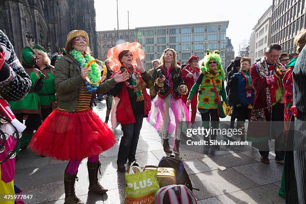 carnival weiberfastnacht celebration band playing people dancing - fasching stock pictures, royalty-free photos & images