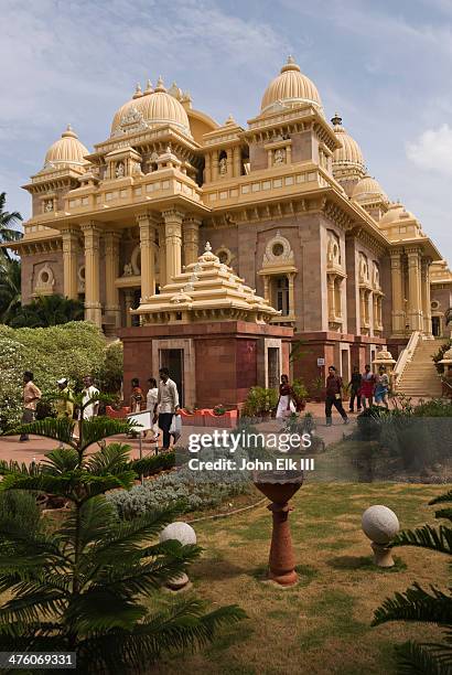 ramakrishna temple - chennai photos et images de collection