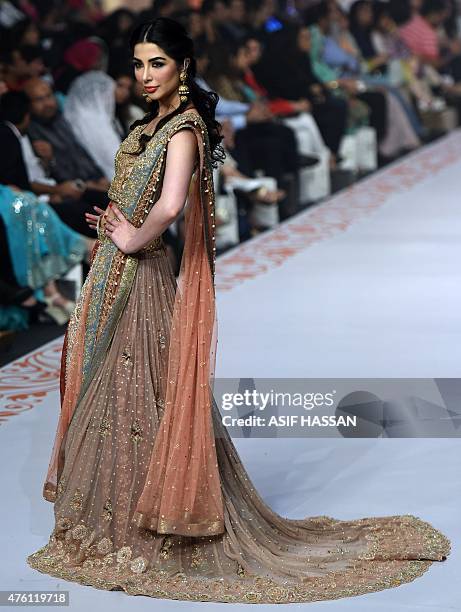 Babar Model Uzma Hasan Photos and Premium High Res Pictures - Getty Images