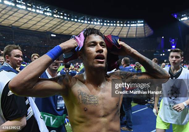 Neymar of Barcelona celebrates scoring his team's third goal during the UEFA Champions League Final between Juventus and FC Barcelona at...