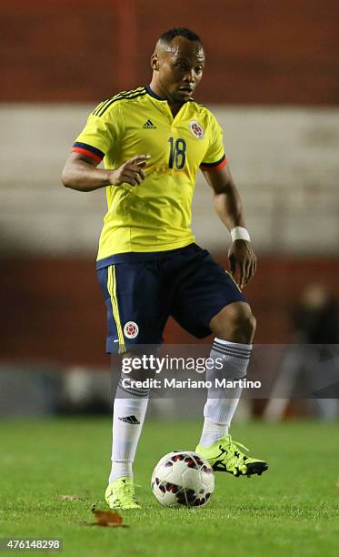 Camilo Zuñiga of Colombia drives the ball during a friendly match between Colombia and Costa Rica at Diego Armando Maradona Stadium on June 06, 2015...