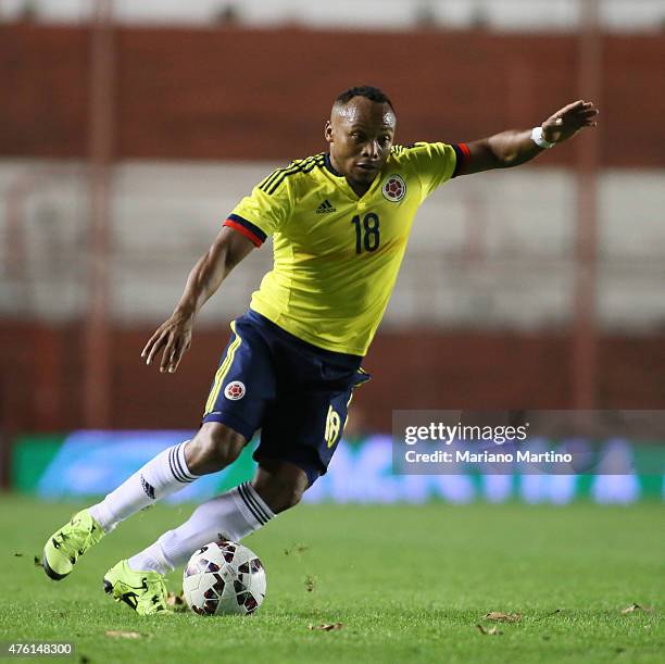 Camilo Zuñiga of Colombia drives the ball during a friendly match between Colombia and Costa Rica at Diego Armando Maradona Stadium on June 06, 2015...