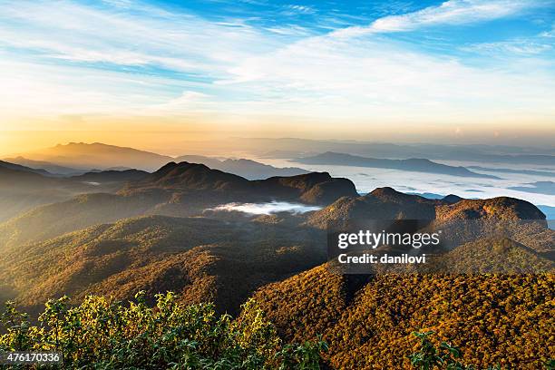 sunrise over adam's peak, sri lanka - sri lanka stock pictures, royalty-free photos & images