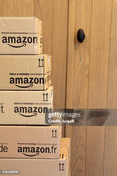 amazonas versand boxen - amazon box stock-fotos und bilder