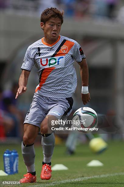Ryuta Koike of Renofa Yamaguchi in action during the J.League third division match between Fujieda MYFC and Renofa Yamaguchi at Fujieda Stadium on...