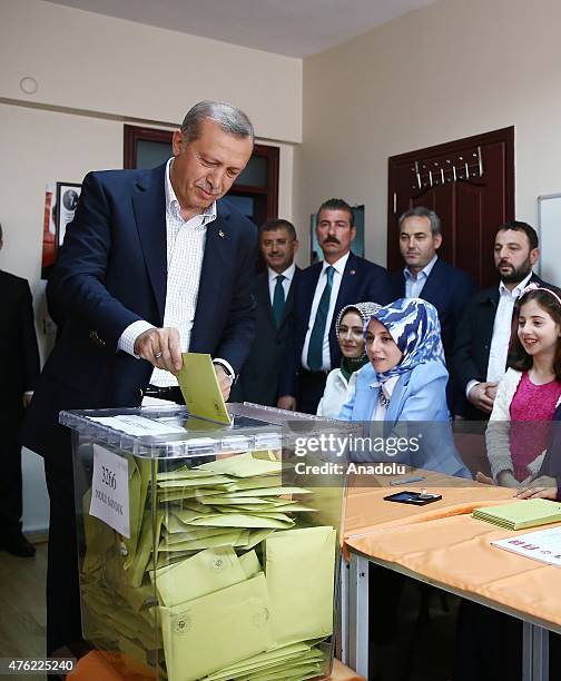 Turkish President Recep Tayyip Erdogan casts his ballot in the Turkey's general election at a polling station in Istanbul, Turkey on June 07, 2015....