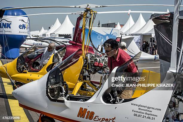 Light Rotorcraft 100 Rotorcraft Stock Photos, High-Res Pictures, and Images - Getty Images