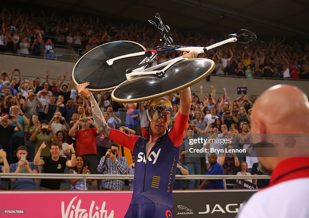 Sir Bradley Wiggins - UCI Hour Record Attempt