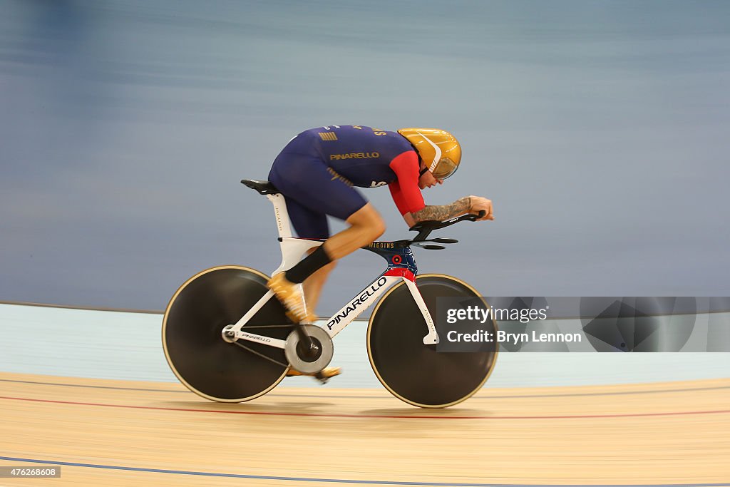 Sir Bradley Wiggins - UCI Hour Record Attempt
