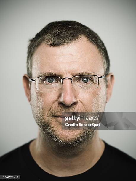 portrait of an australian real man - real people portrait stockfoto's en -beelden
