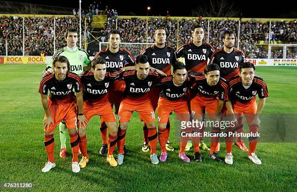 Players River Plate pose prior a match between Olimpo and River Plate as part of 15th round of Torneo Primera Division 2015 at Roberto Natalio...